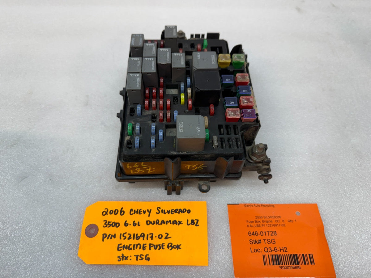 06 07 Chevrolet GMC SILVERADO SIERRA LBZ UNDERHOOD FUSE RELAY BOX 15216917-02