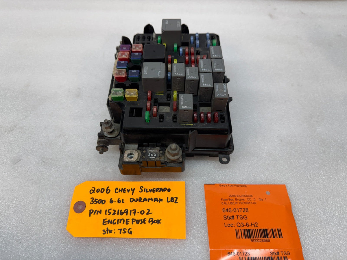 06 07 Chevrolet GMC SILVERADO SIERRA LBZ UNDERHOOD FUSE RELAY BOX 15216917-02
