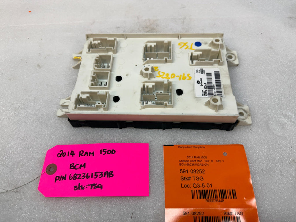 14 DODGE RAM 1500 BCM BODY CONTROL MODULE 68236153AB