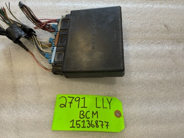 04 05 Chevrolet GMC DURAMAX LLY 6.6 BODY CONTROL MODULE BCM 15136877