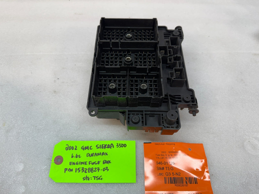 01 02 Chevrolet GMC SILVERADO SIERRA LB7 UNDERHOOD FUSE RELAY BOX 15328827-03