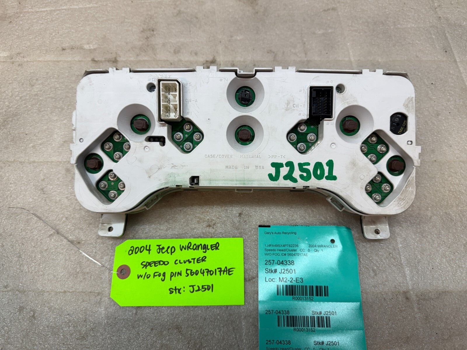 04 JEEP WRANGLER TJ LJ OEM METRIC SPEEDOMETER GAUGE CLUSTER 56047017AE 03-06