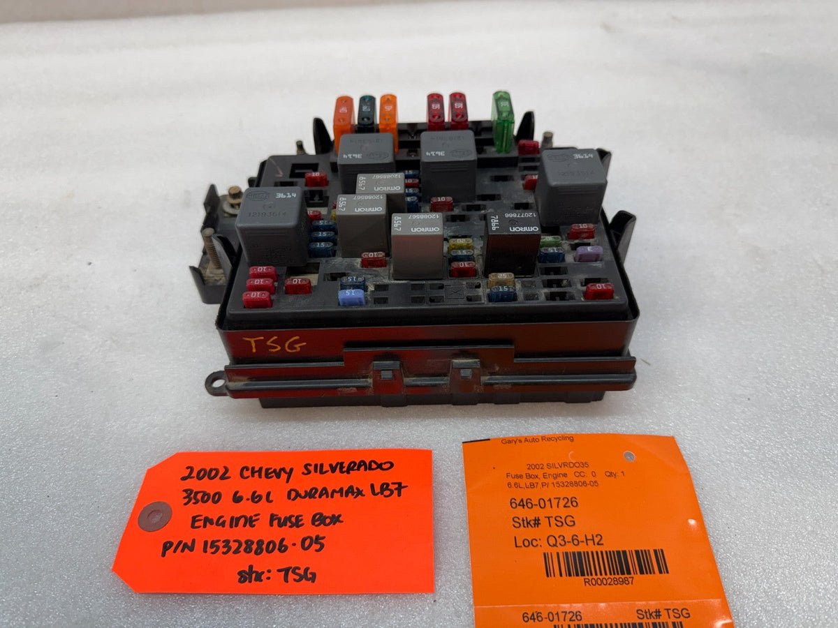 01-05 Chevrolet GMC 2500hd SIERRA 6.6 LB7 UNDERHOOD FUSE RELAY BOX 15328806-05