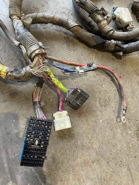 05 Chevrolet GMC 2500HD 3500HD DURAMAX 6.6 LLY DIESEL ENGINE WIRING LOOM HARNESS