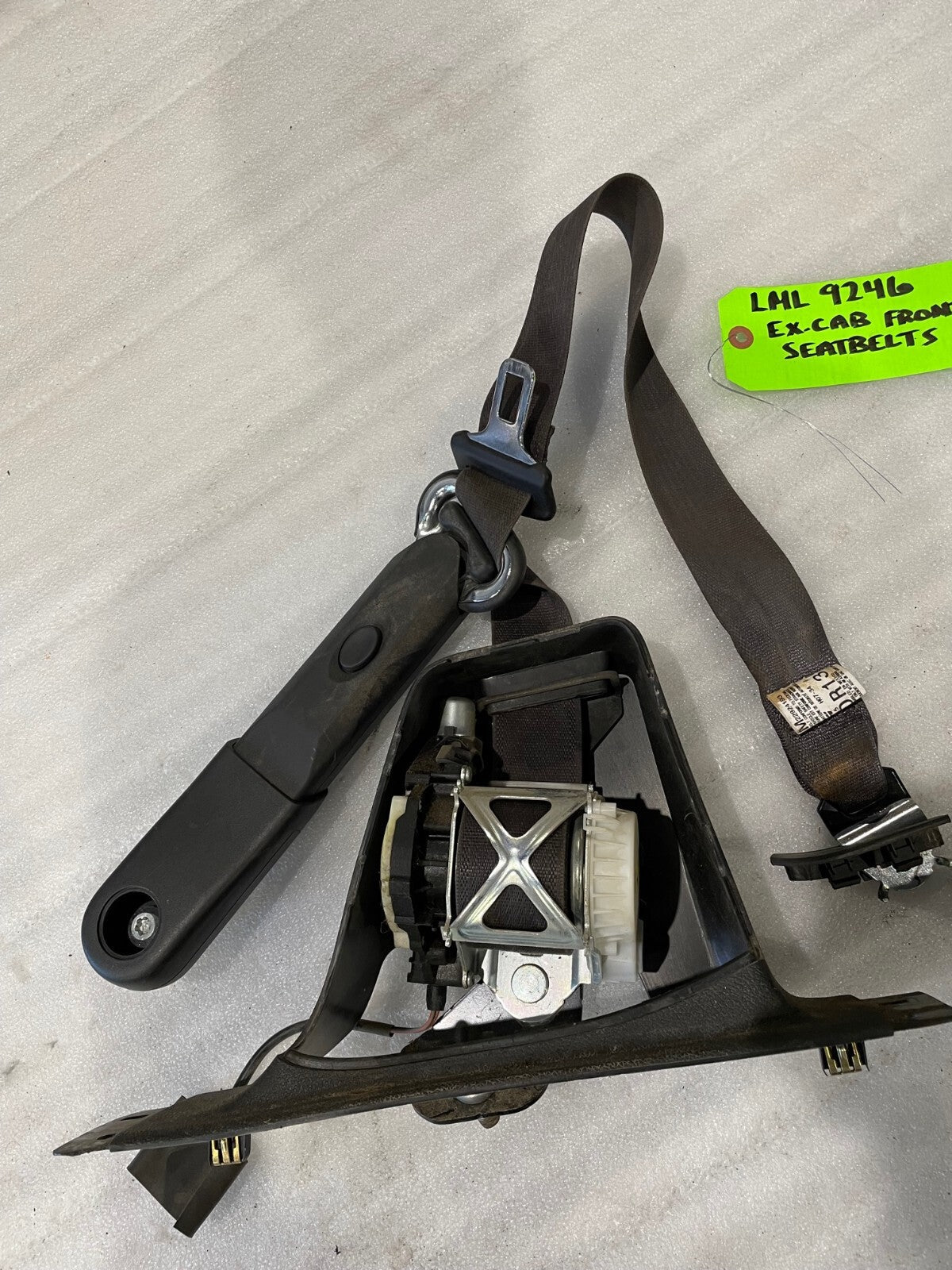 07-13 CHEVROLET GMC SILVERADO SIERRA EXTENDED CAB BLACK EBONY FRONT SEAT BELTS