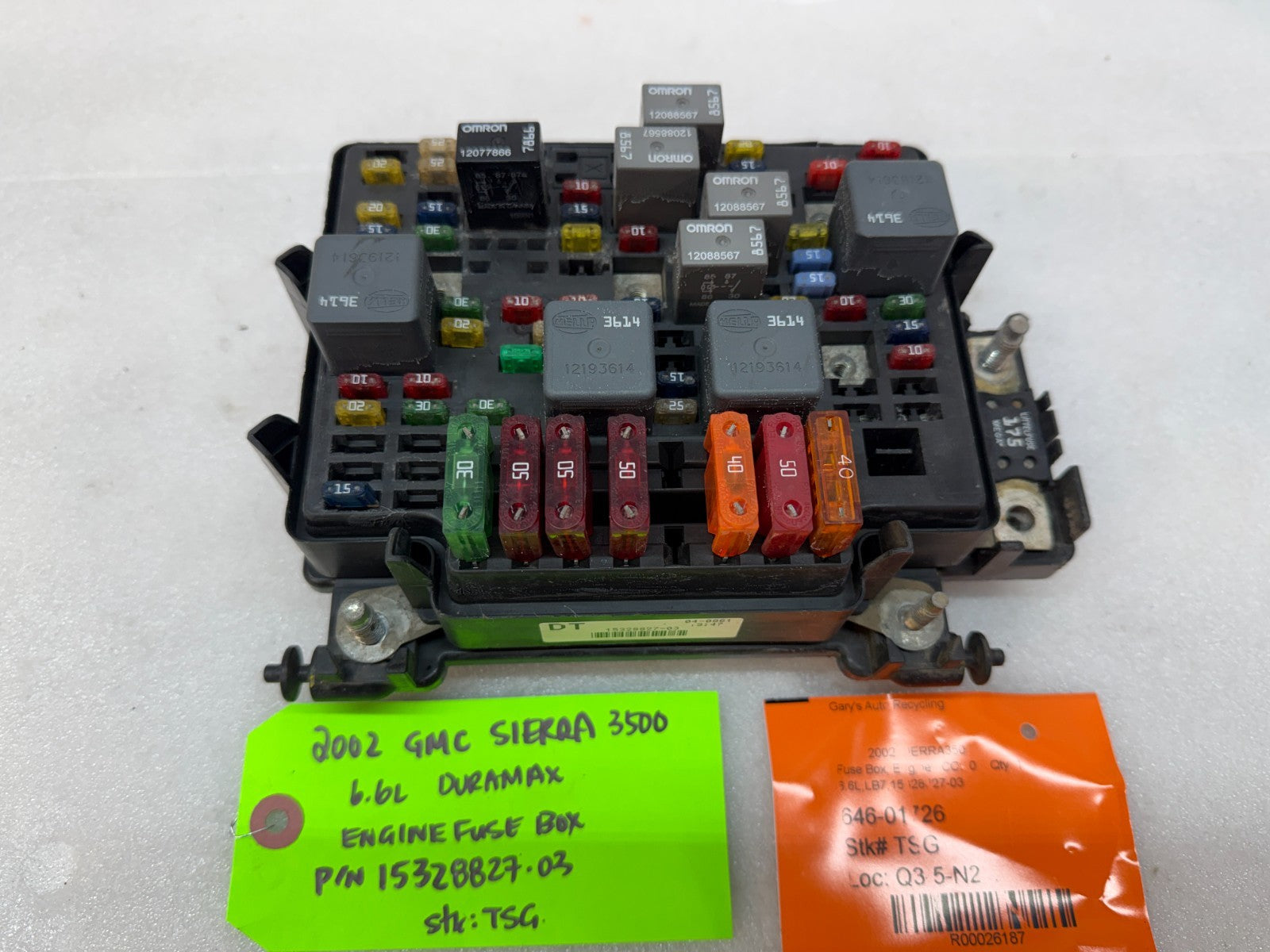 01 02 Chevrolet GMC SILVERADO SIERRA LB7 UNDERHOOD FUSE RELAY BOX 15328827-03
