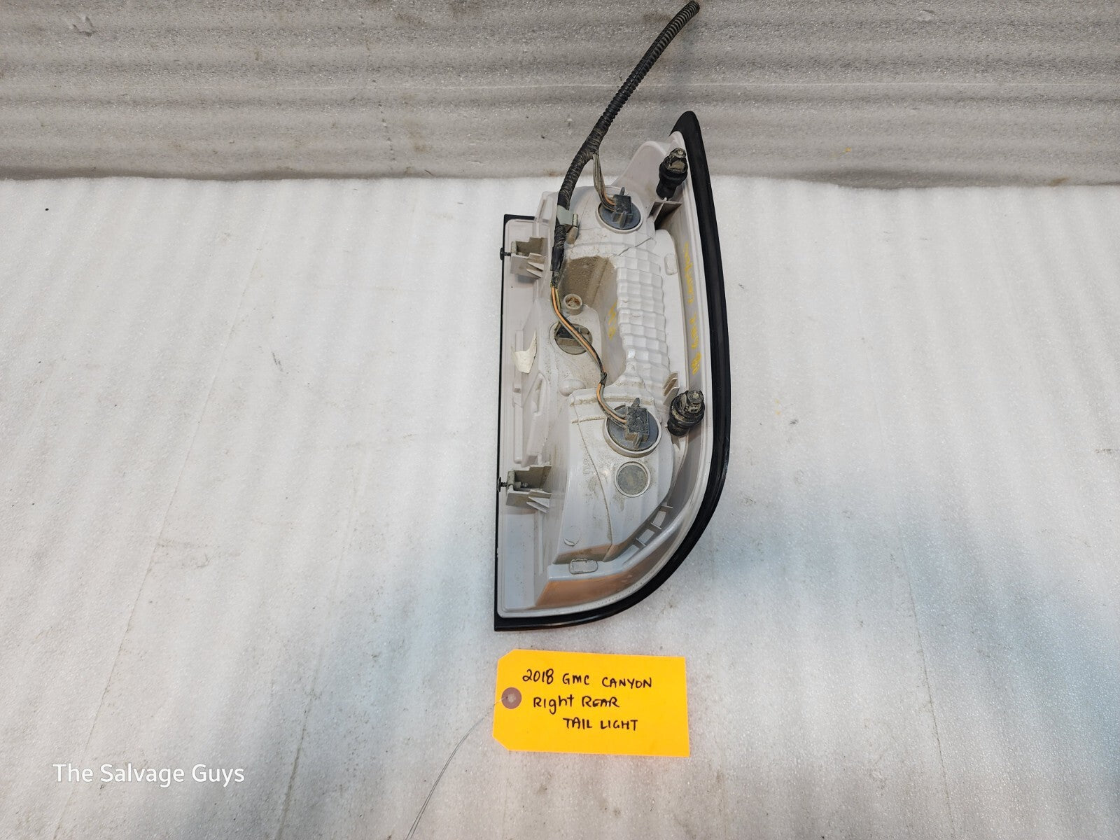 15-22 GMC CANYON COLORADO OEM LEFT REAR TAILLIGHT TAIL LAMP