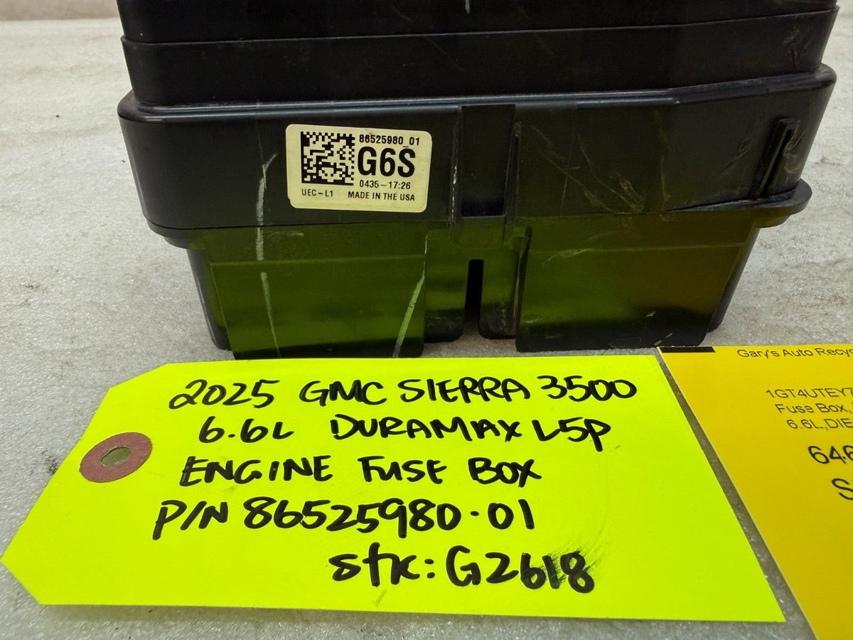 24 25 Chevrolet GMC 3500hd SIERRA 6.6 UNDERHOOD FUSE RELAY BOX 86525980-01