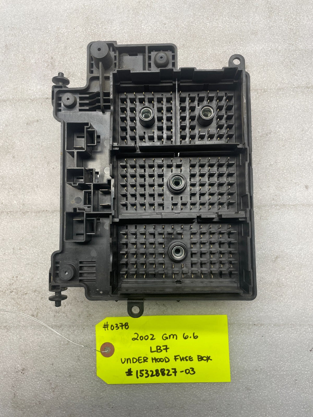 01 02 Chevrolet GMC SILVERADO SIERRA LLY UNDERHOOD FUSE RELAY BOX 15328827-03