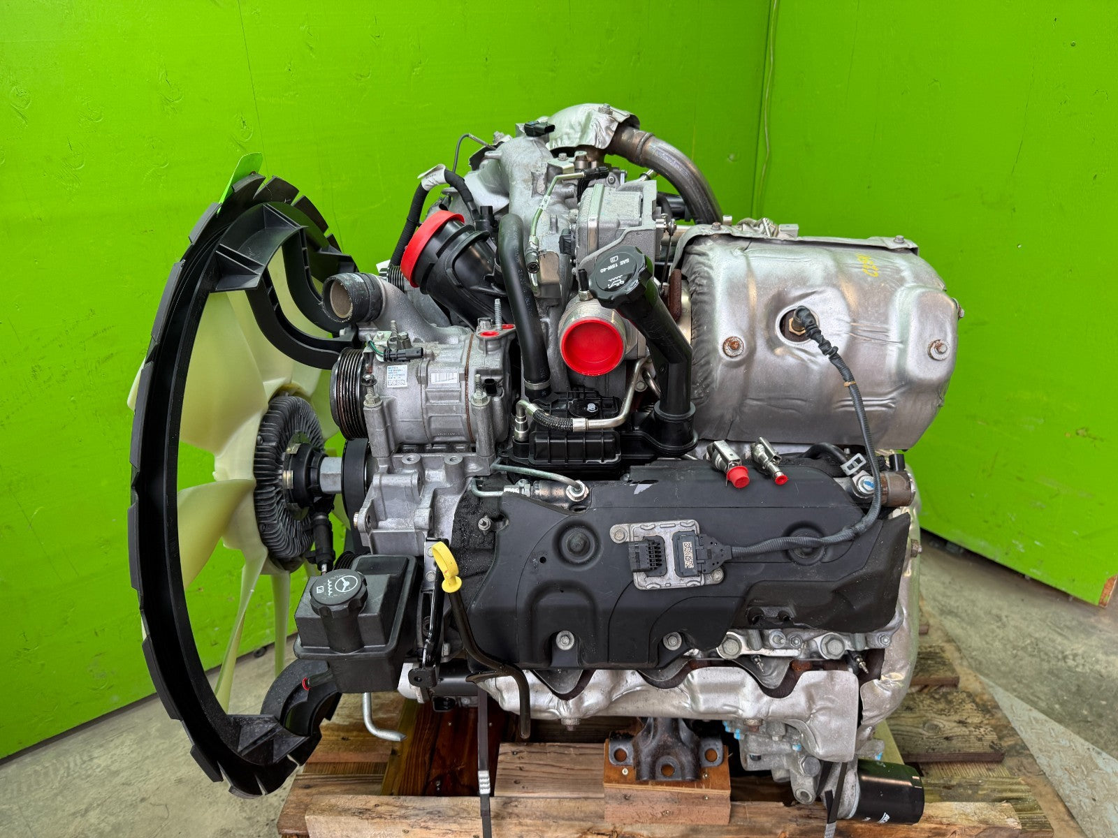 17-25 GMC SIERRA 2500HD 3500 DIESEL 6.6 L5P ENGINE MOTOR COMPLETE 85k