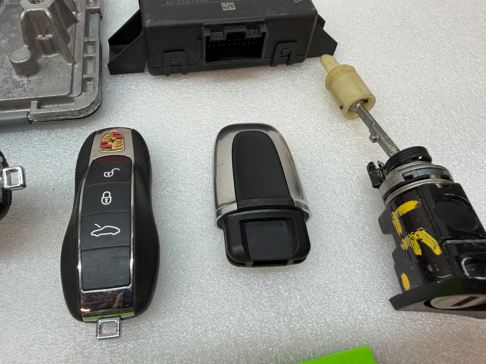 17 18 19 PORSCHE 991 TURBO S OEM ECU ECM DME BCM IMMOBILIZER KEY SET KEYS 991.2