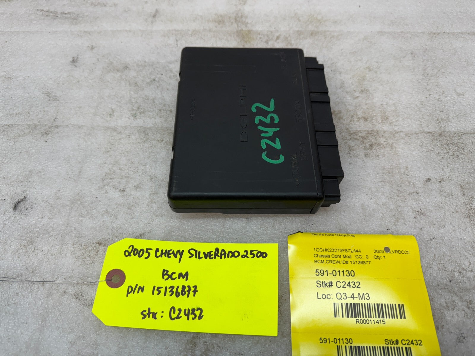 04 05 Chevrolet GMC DURAMAX LLY 6.6 BODY CONTROL MODULE BCM 15136877