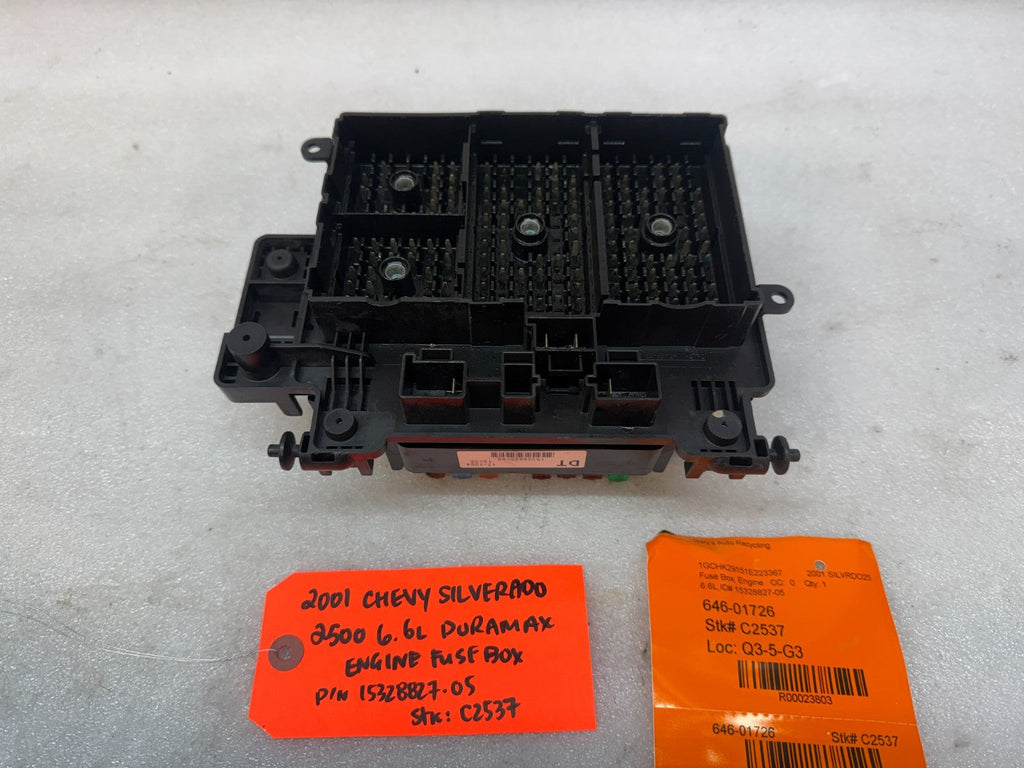 01 02 Chevrolet GMC SILVERADO SIERRA LLY UNDERHOOD FUSE RELAY BOX 15328827-05