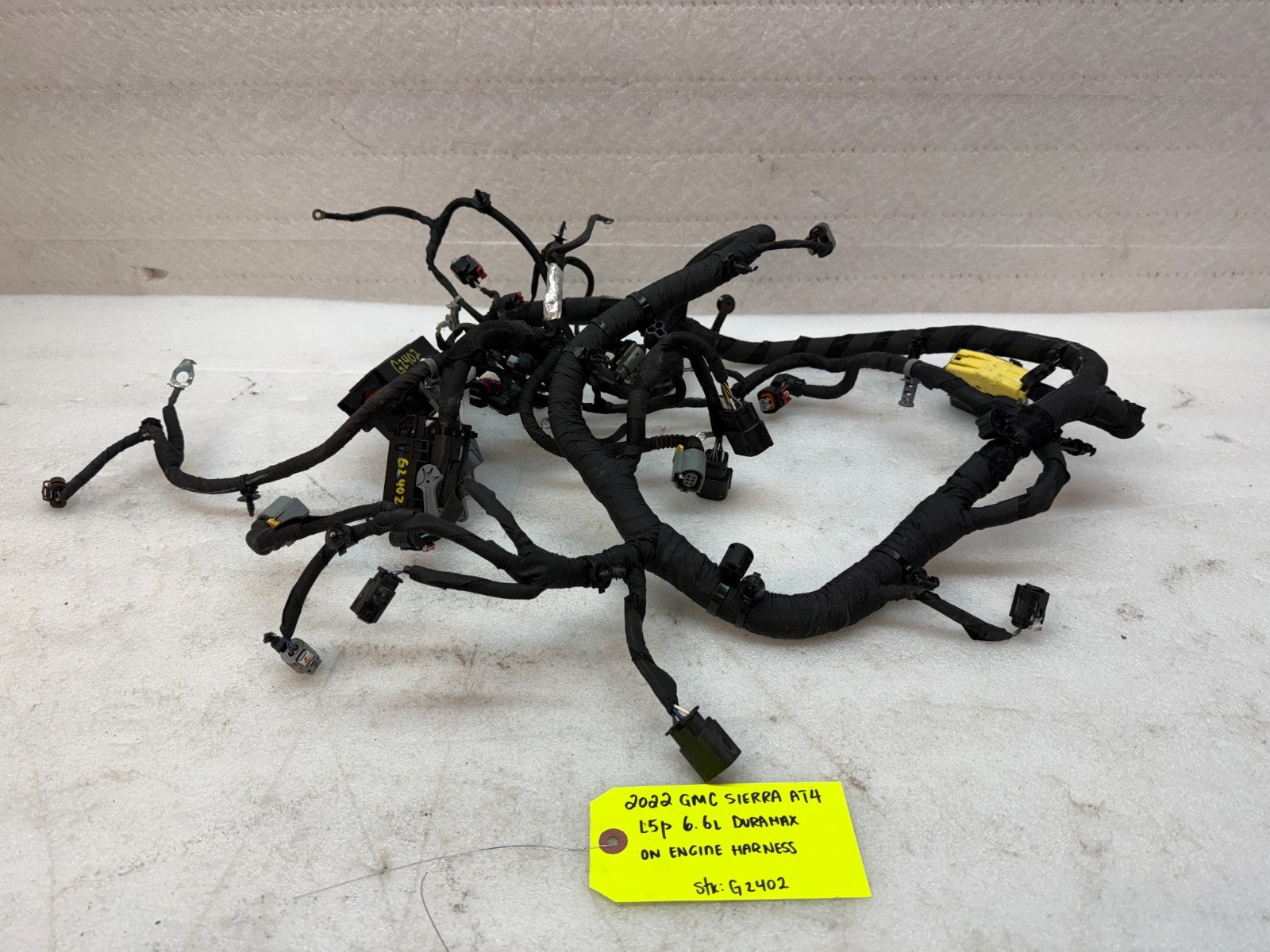 20-24 GMC CHEVROLET 3500HD DURAMAX 6.6 L5P ON ENGINE WIRING HARNESS