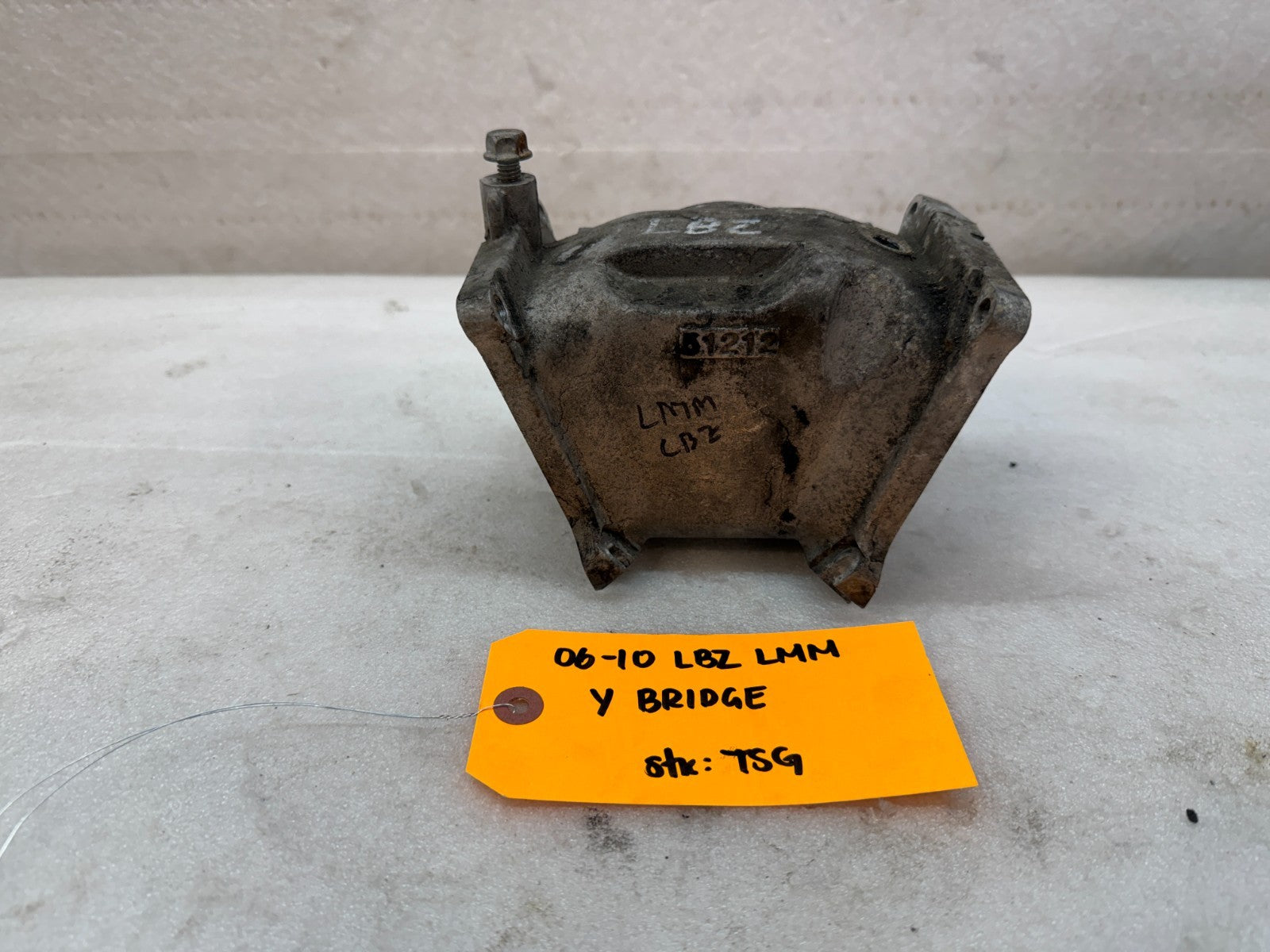 06-10 GMC CHEVROLET LBZ LMM 6.6 DURAMAX Y-BRIDGE INTAKE MANIFOLD