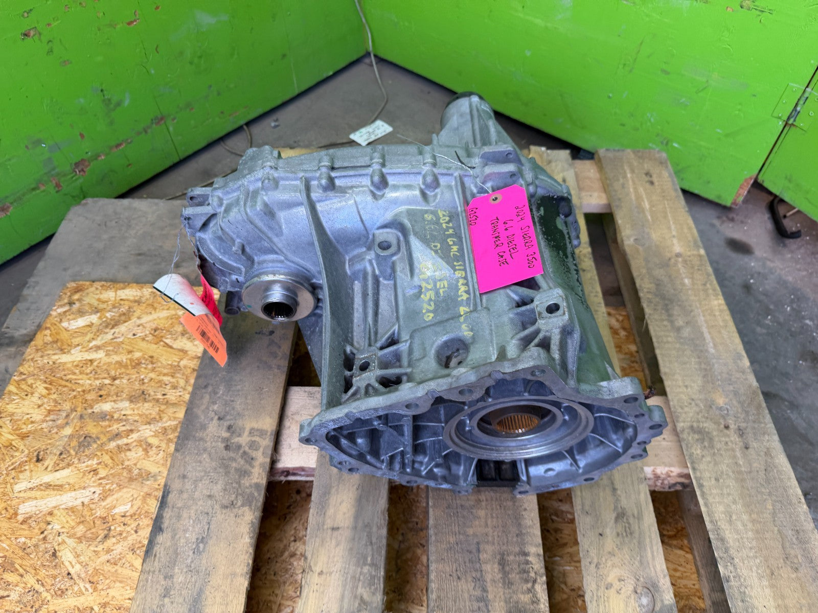 24 25 Chevrolet GMC 3500hd SIERRA 6.6 DIESEL NQH TRANSFER CASE 85611345 2K!!
