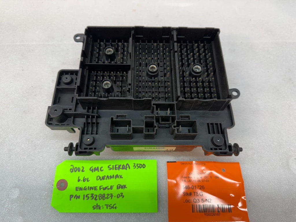 01 02 Chevrolet GMC SILVERADO SIERRA LB7 UNDERHOOD FUSE RELAY BOX 15328827-03