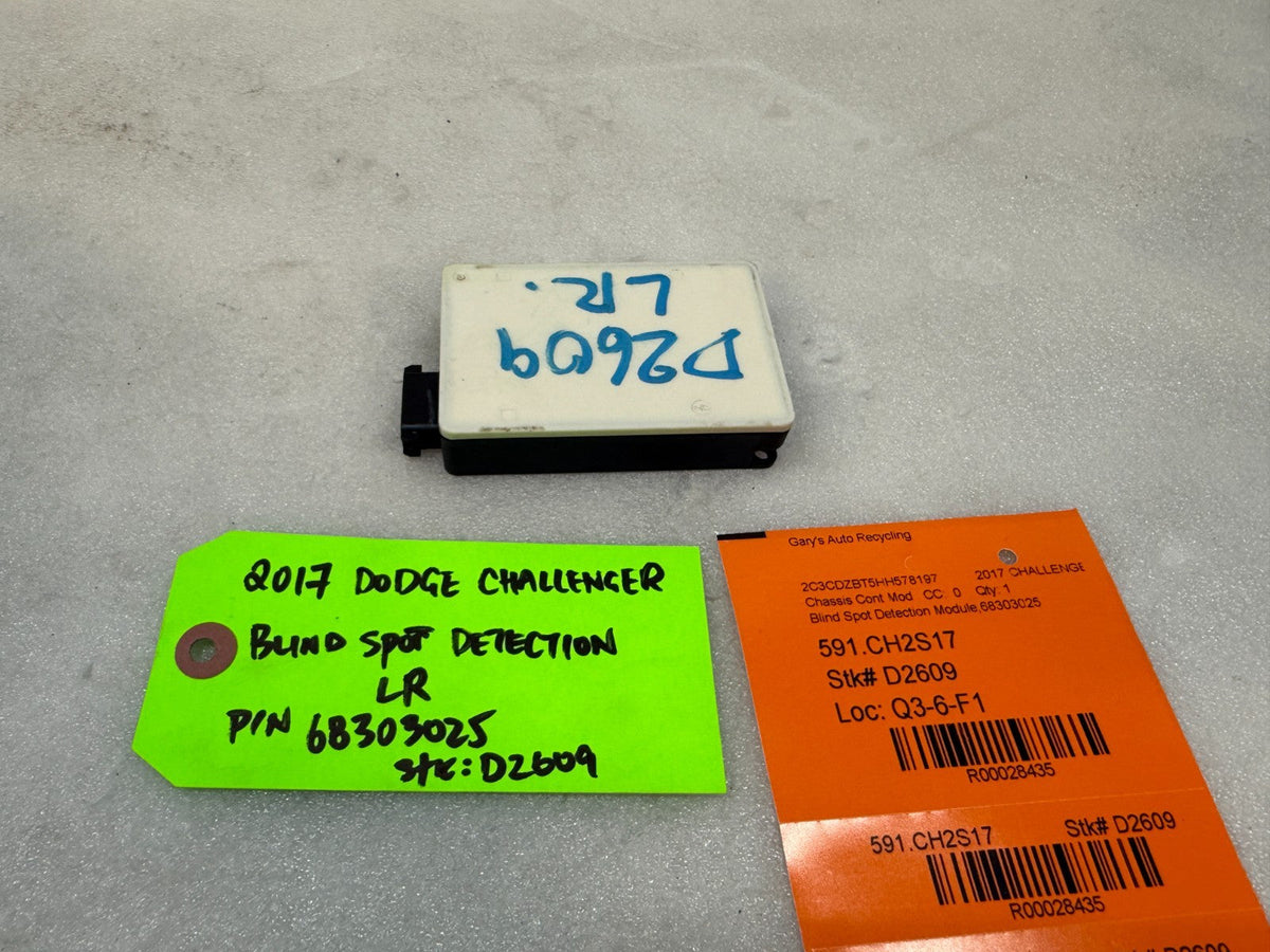 15-18 DODGE CHALLENGER SRT OEM LEFT RIGHT REAR BLIND SPOT SENSOR MODULE 68303025