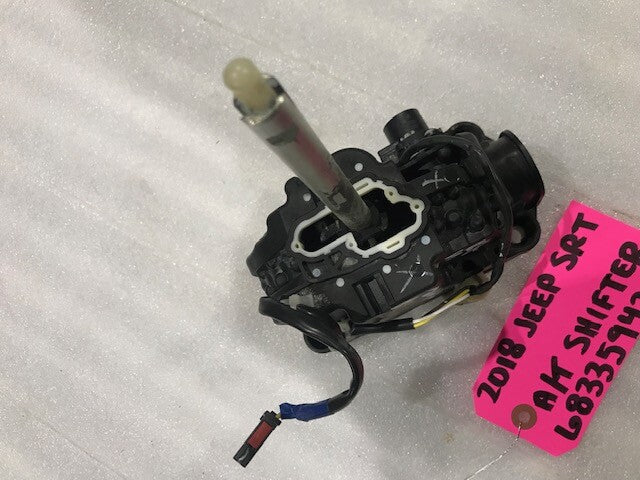 18 JEEP GRAND CHEROKEE SRT8 SRT-8 OEM AUTOMATIC SHIFTER ASSEMBLY 68335942AC