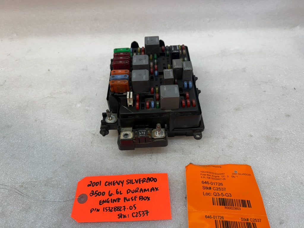 01 02 Chevrolet GMC SILVERADO SIERRA LLY UNDERHOOD FUSE RELAY BOX 15328827-05