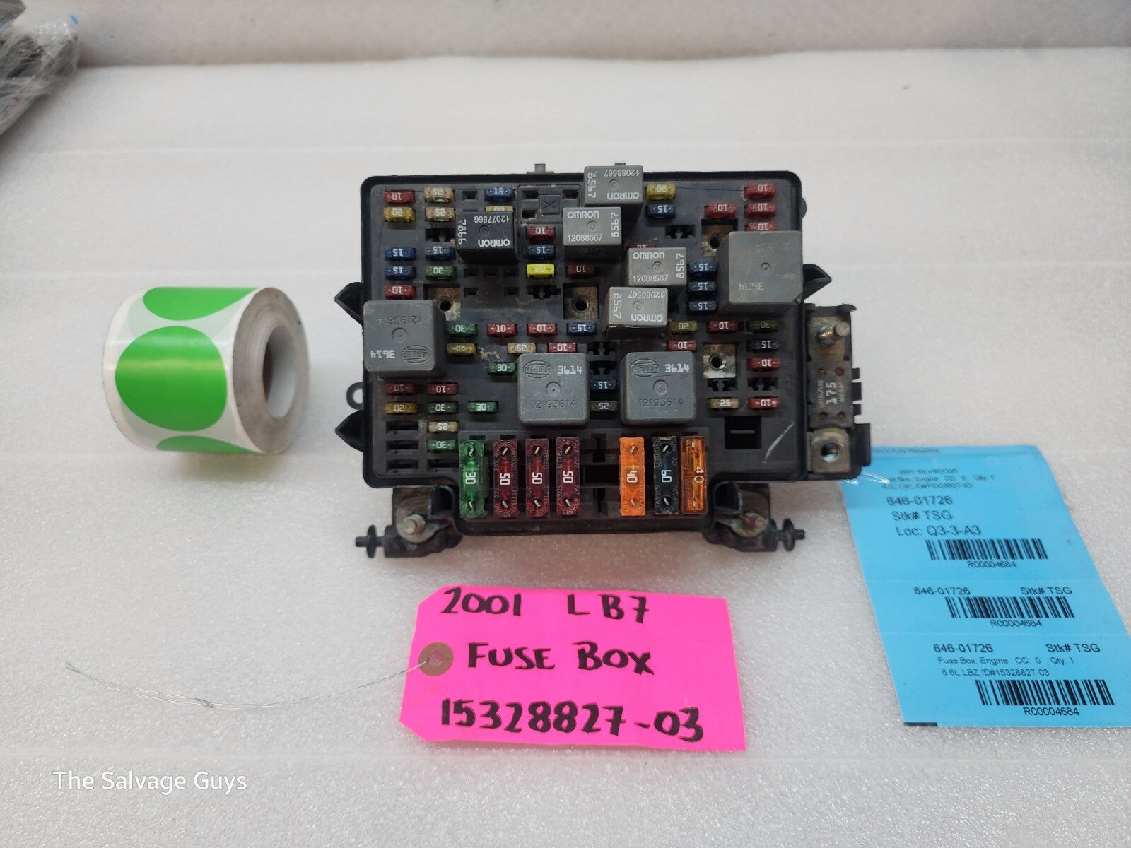 01 02 Chevrolet GMC SILVERADO SIERRA LLY UNDERHOOD FUSE RELAY BOX 15328827-03