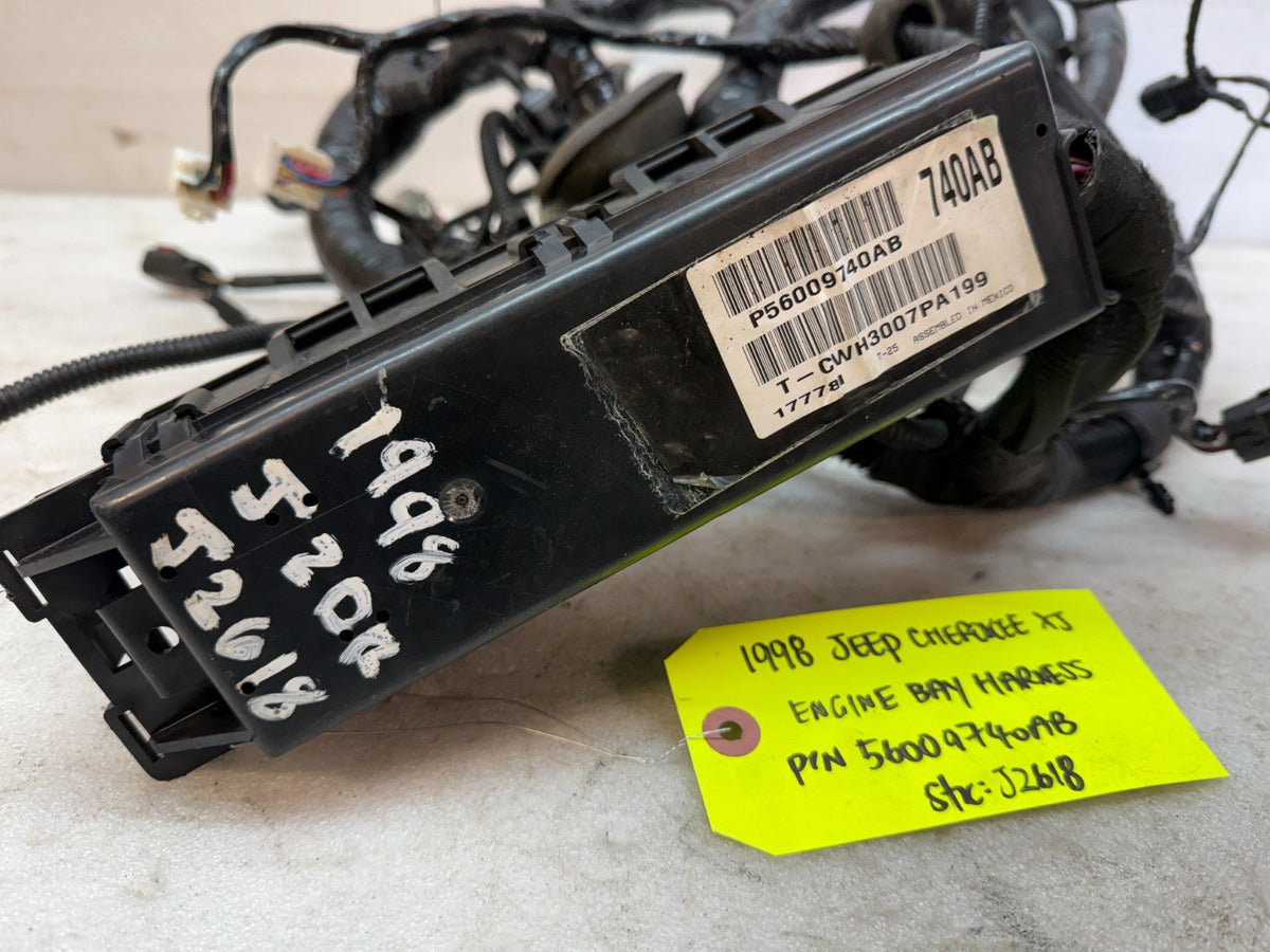 98 JEEP CHEROKEE XJ 4.0 AUTOMATIC ENGINE BAY FUSE BOX WIRING HARNESS LOOM 97-01