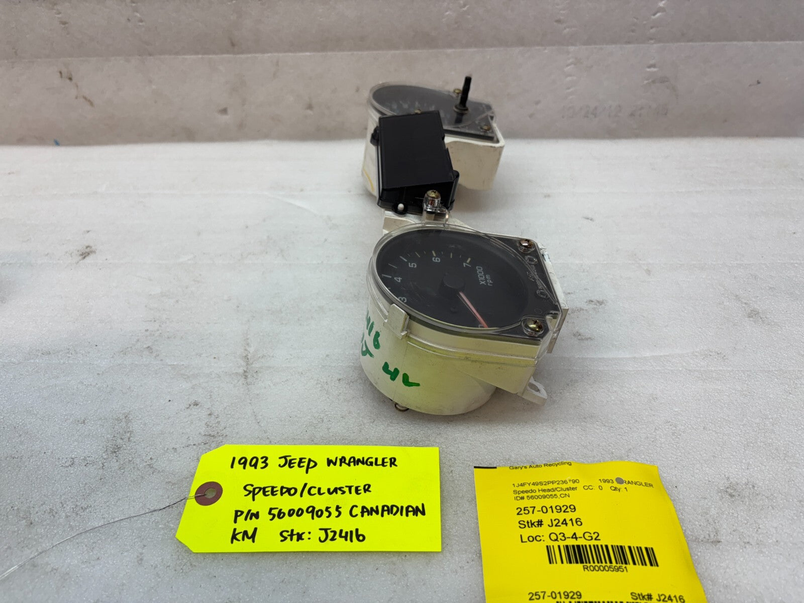 92-95 JEEP WRANGLER YJ OEM METRIC GAUGE CLUSTER SPEEDOMETER TACH 56009055