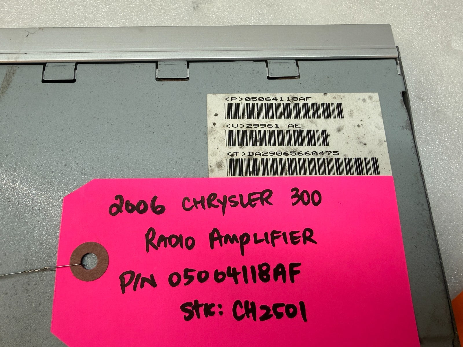 06-10 CHRYSLER 300 CHARGER SRT-8 INFINITY OEM STEREO RADIO AMPLIFIER 05064118AF