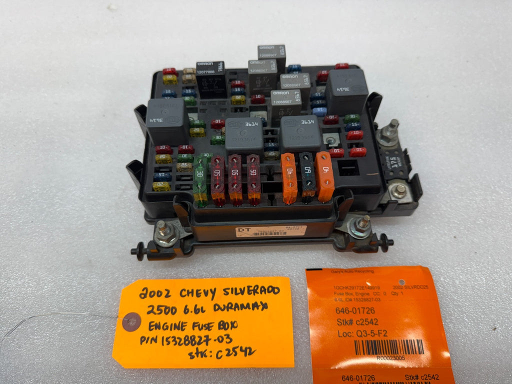 01 02 Chevrolet GMC SILVERADO SIERRA LLY UNDERHOOD FUSE RELAY BOX 15328827-03