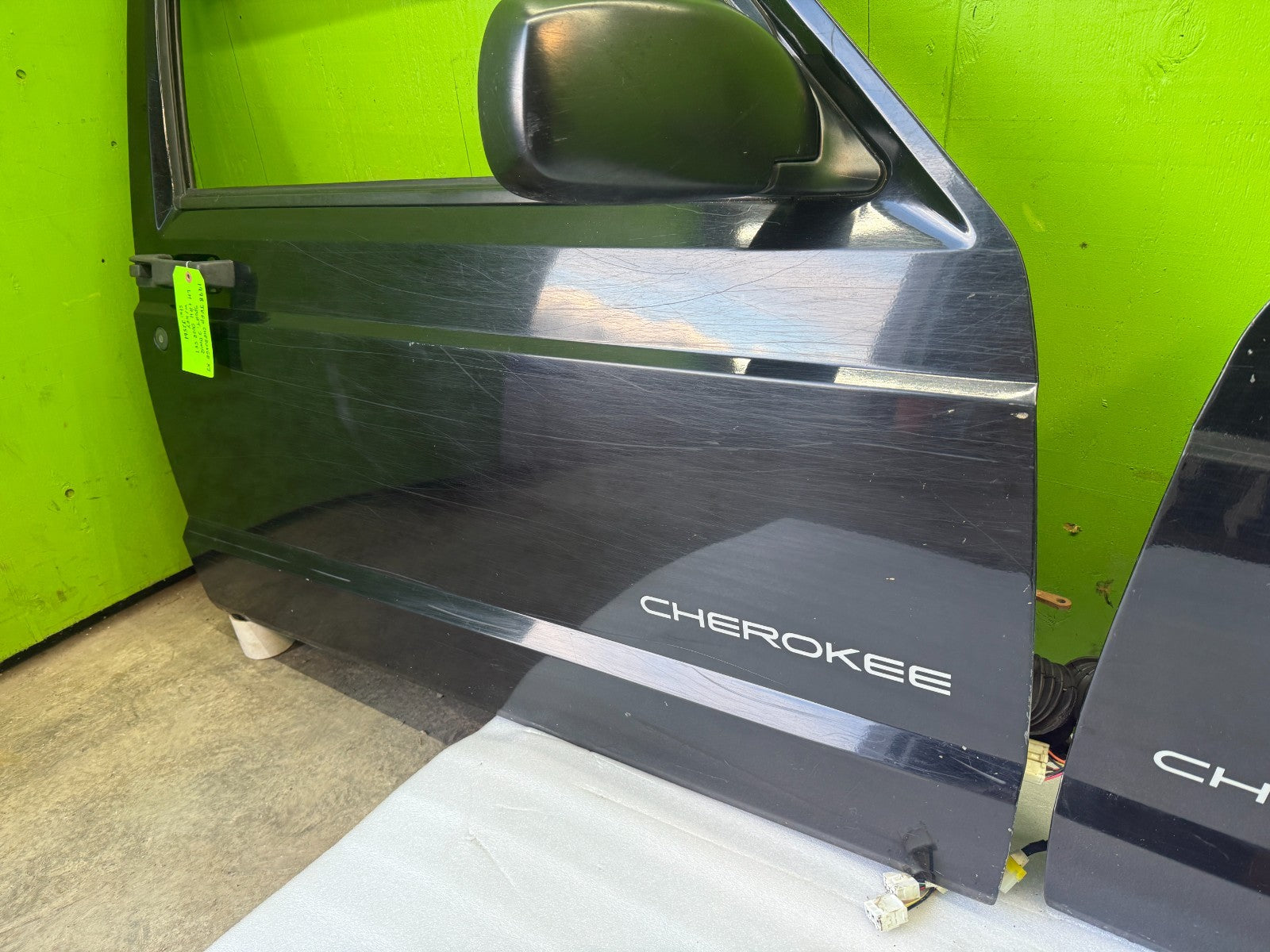 97-01 JEEP CHEROKEE XJ  OEM BLACK LEFT RIGHT FRONT DOORS DOOR MIRROR PANELS