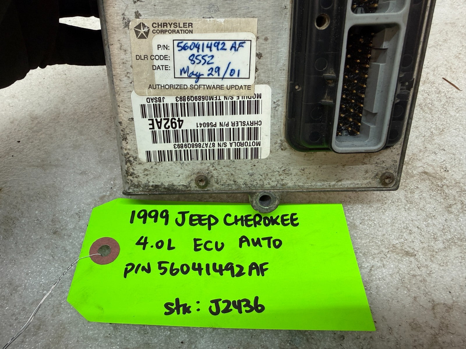 99 JEEP CHEROKEE XJ 4.0 AUTOMATIC ENGINE COMPUTER ECM ECU P56041534AE 56041492AF