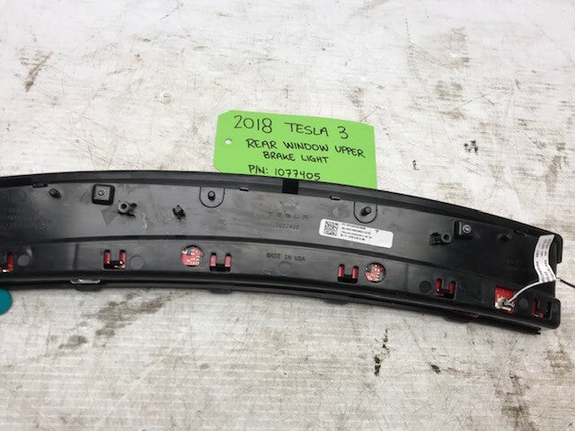 17 18 19 TESLA MODEL 3 OEM REAR THIRD BRAKE LIGHT 1077405