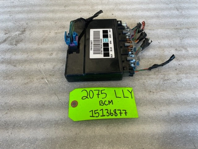 04 05 Chevrolet GMC DURAMAX LLY 6.6 BODY CONTROL MODULE BCM 15136877