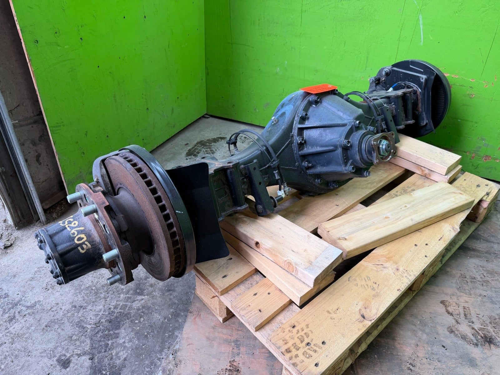 25 ISUZU NRR NPR NQR 5.2 DIESEL COMPLETE REAR DIFFERENTIAL AXLE 5.571 RATIO