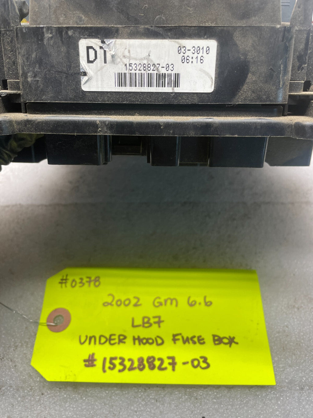 01 02 Chevrolet GMC SILVERADO SIERRA LLY UNDERHOOD FUSE RELAY BOX 15328827-03