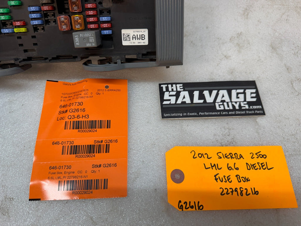 11-14 GMC CHEVROLET SILVERADO 2500HD 3500HD 6.6 LML FUSE RELAY BOX 22798216