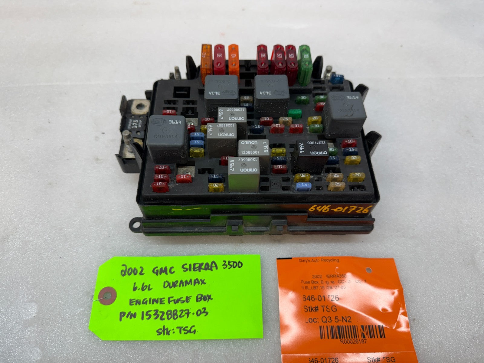 01 02 Chevrolet GMC SILVERADO SIERRA LB7 UNDERHOOD FUSE RELAY BOX 15328827-03