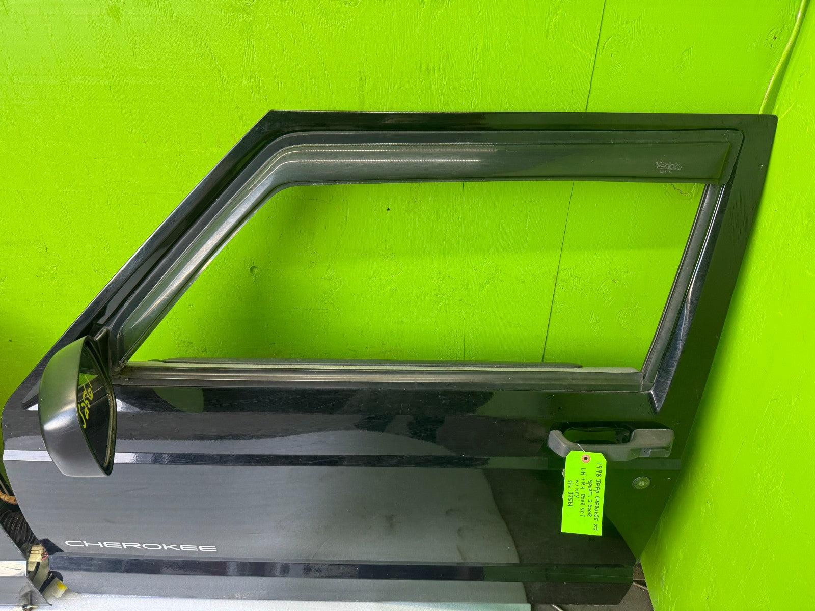 97-01 JEEP CHEROKEE XJ  OEM BLACK LEFT RIGHT FRONT DOORS DOOR MIRROR PANELS