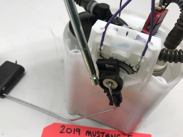 2019 FORD MUSTANG 5.0 GT COYOTE OEM FUEL PUMP SENDING UNIT ASSEMBLY 18 19