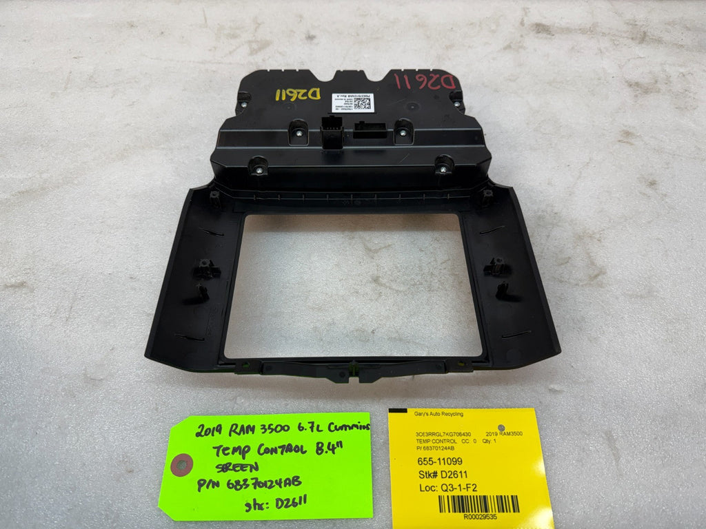 19 20 RAM 1500 2500 3500 8.4" MEDIA DASH TRIM BEZEL HEATER CONTROL 68370124AB