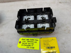 24 25 Chevrolet GMC 3500hd SIERRA 6.6 UNDERHOOD FUSE RELAY BOX 86525980-01