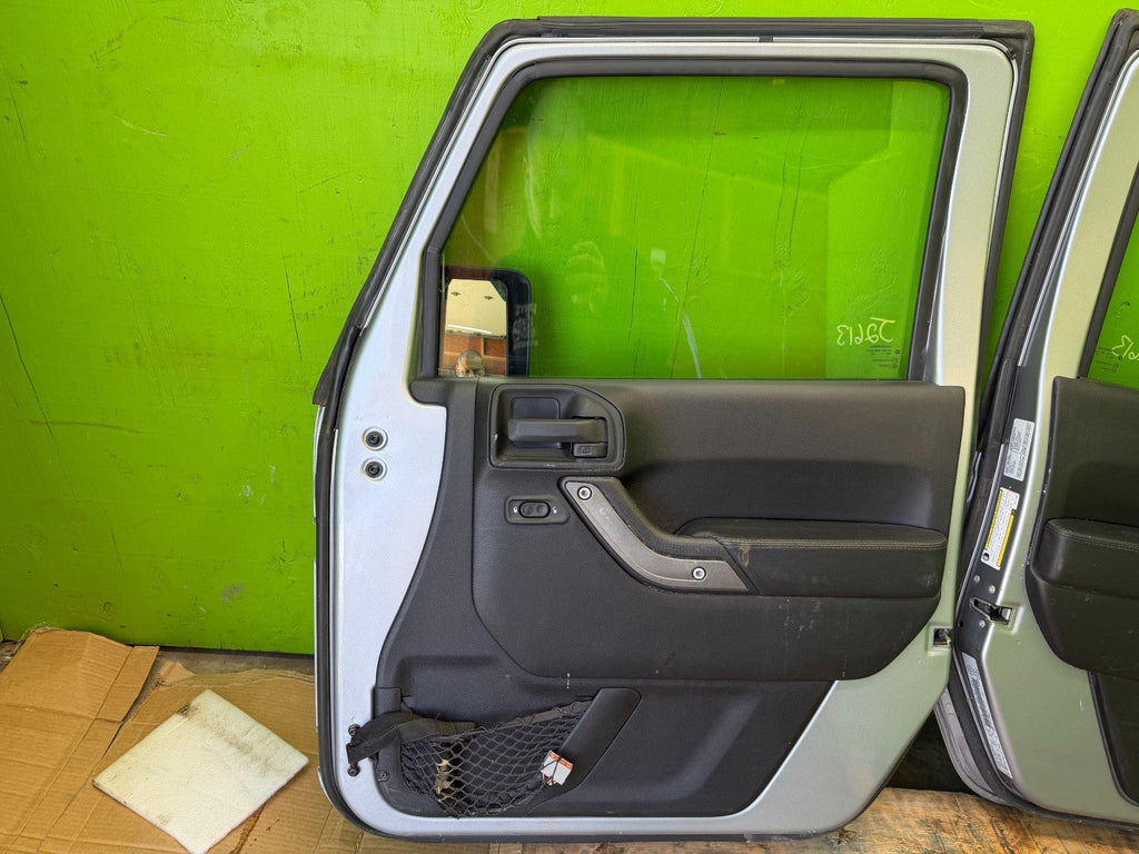 07-18 JEEP WRANGLER JK OEM FULL HARD DOORS SILVER WITH DOOR PANELS MIRROR KEY