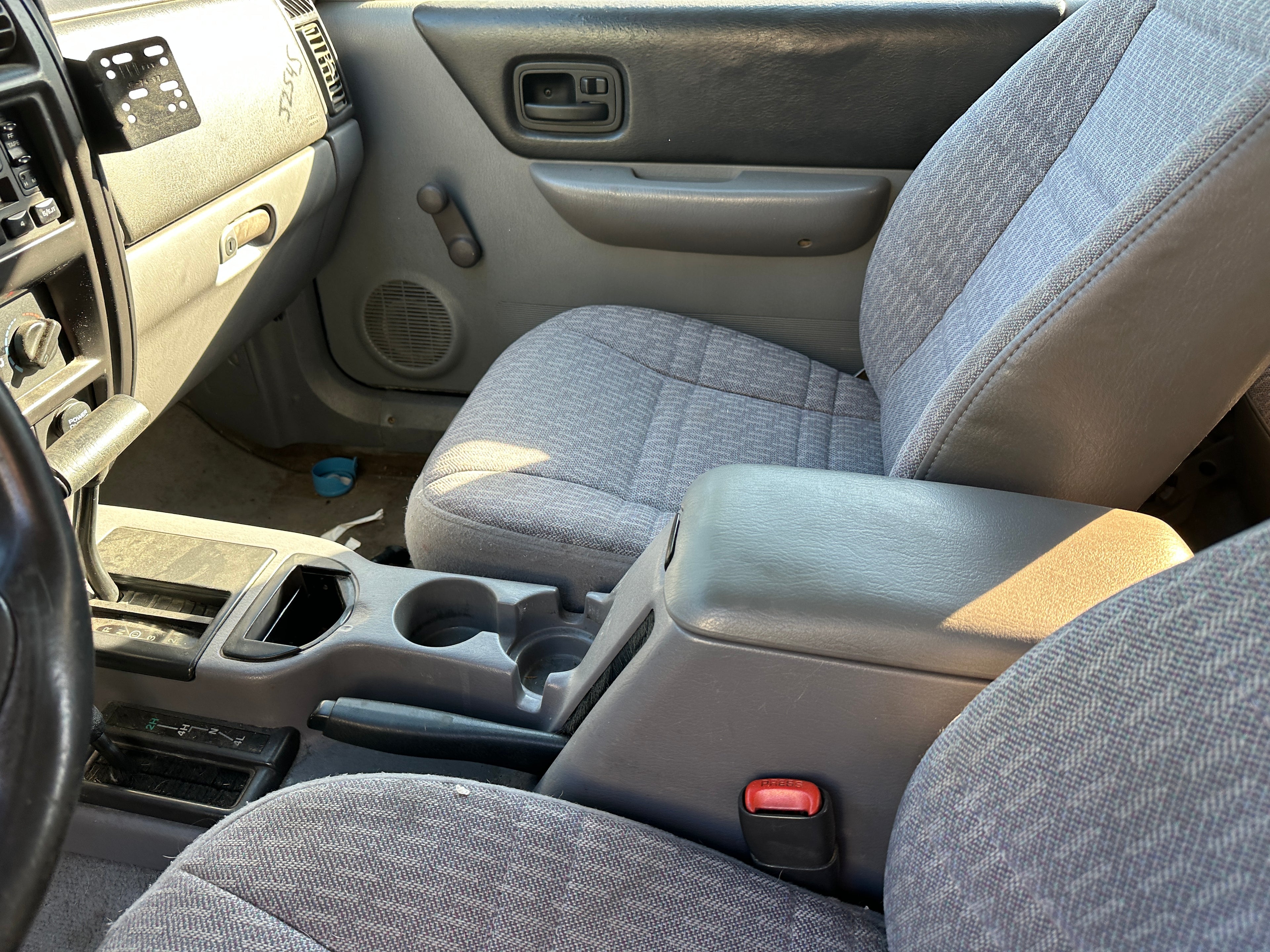 1998 Jeep Cherokee Sport 4.0 – J2545