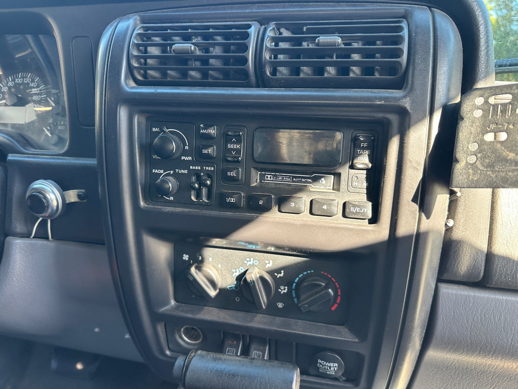 1998 Jeep Cherokee Sport 4.0 – J2545