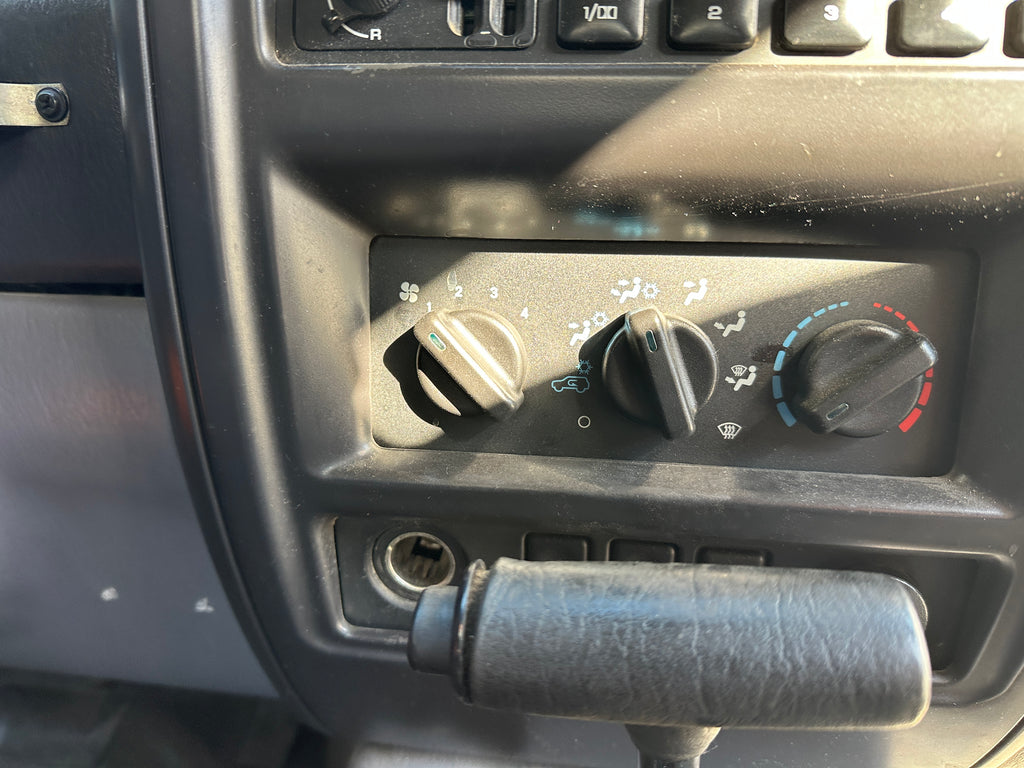 1998 Jeep Cherokee Sport 4.0 – J2545