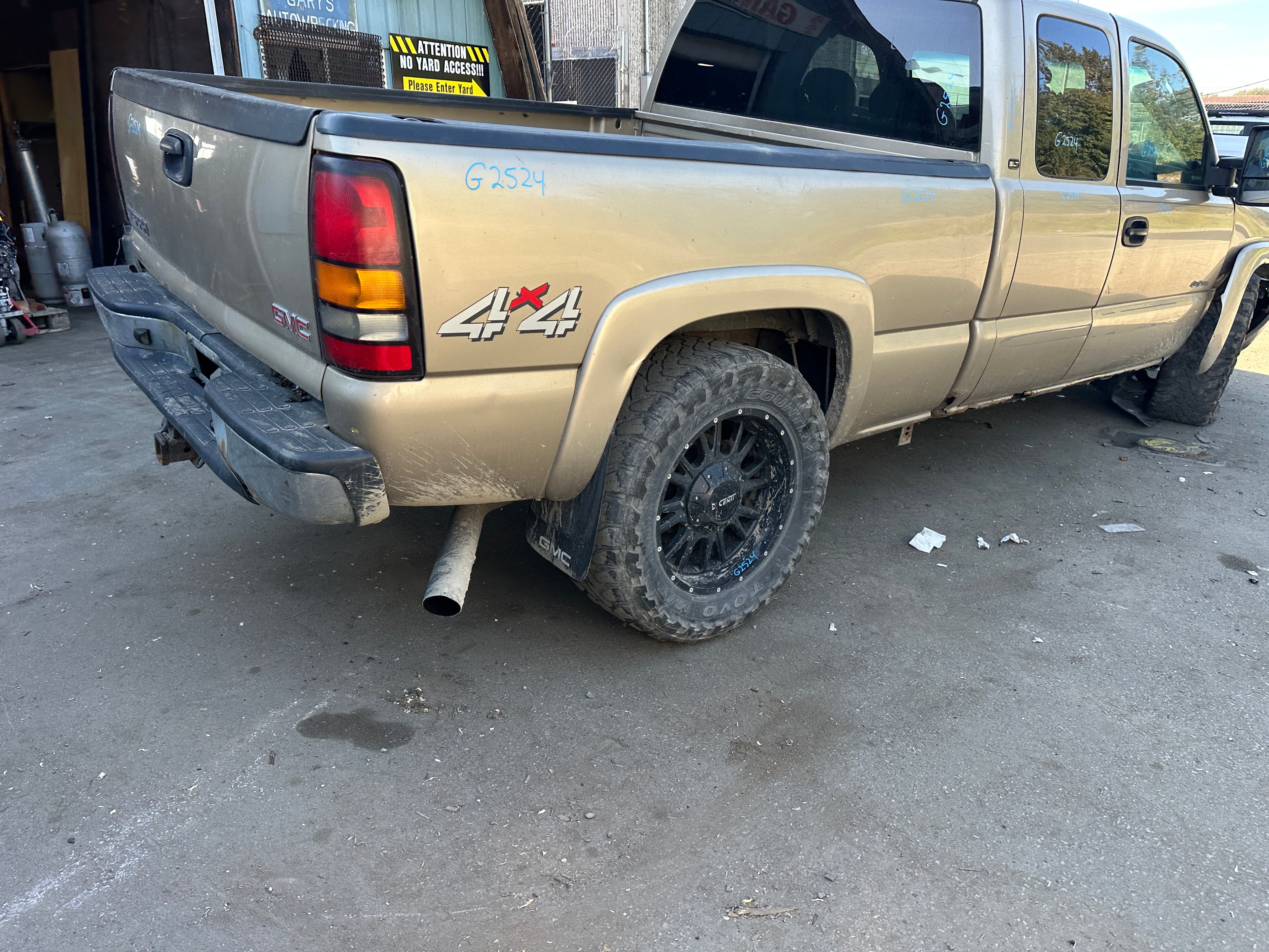 2005 GMC Sierra K2500HD 6.6 LLY Duramax – G2524