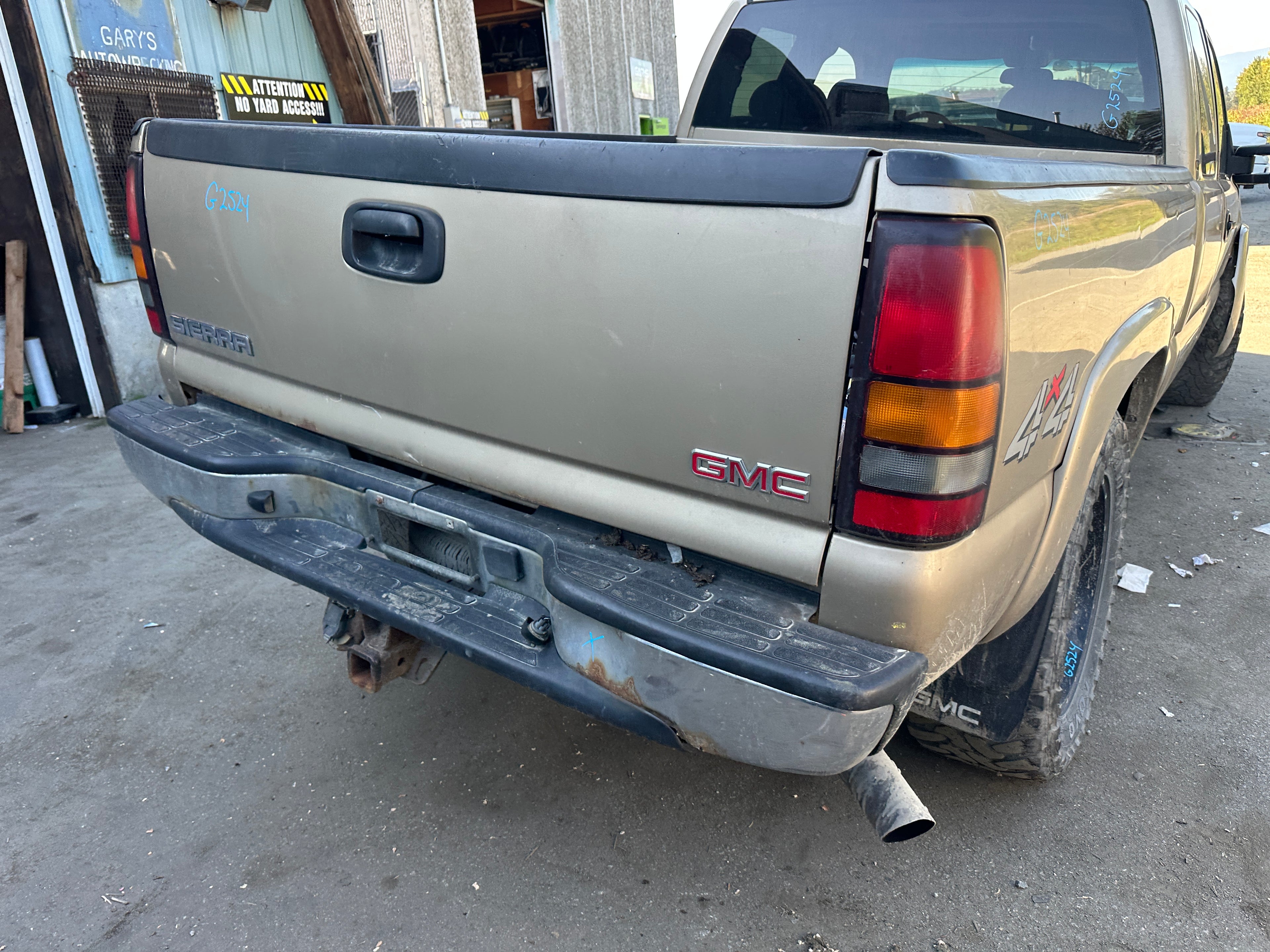 2005 GMC Sierra K2500HD 6.6 LLY Duramax – G2524