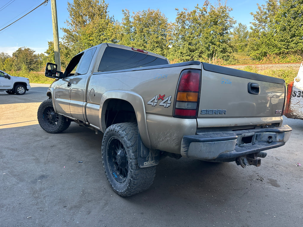 2005 GMC Sierra K2500HD 6.6 LLY Duramax – G2524