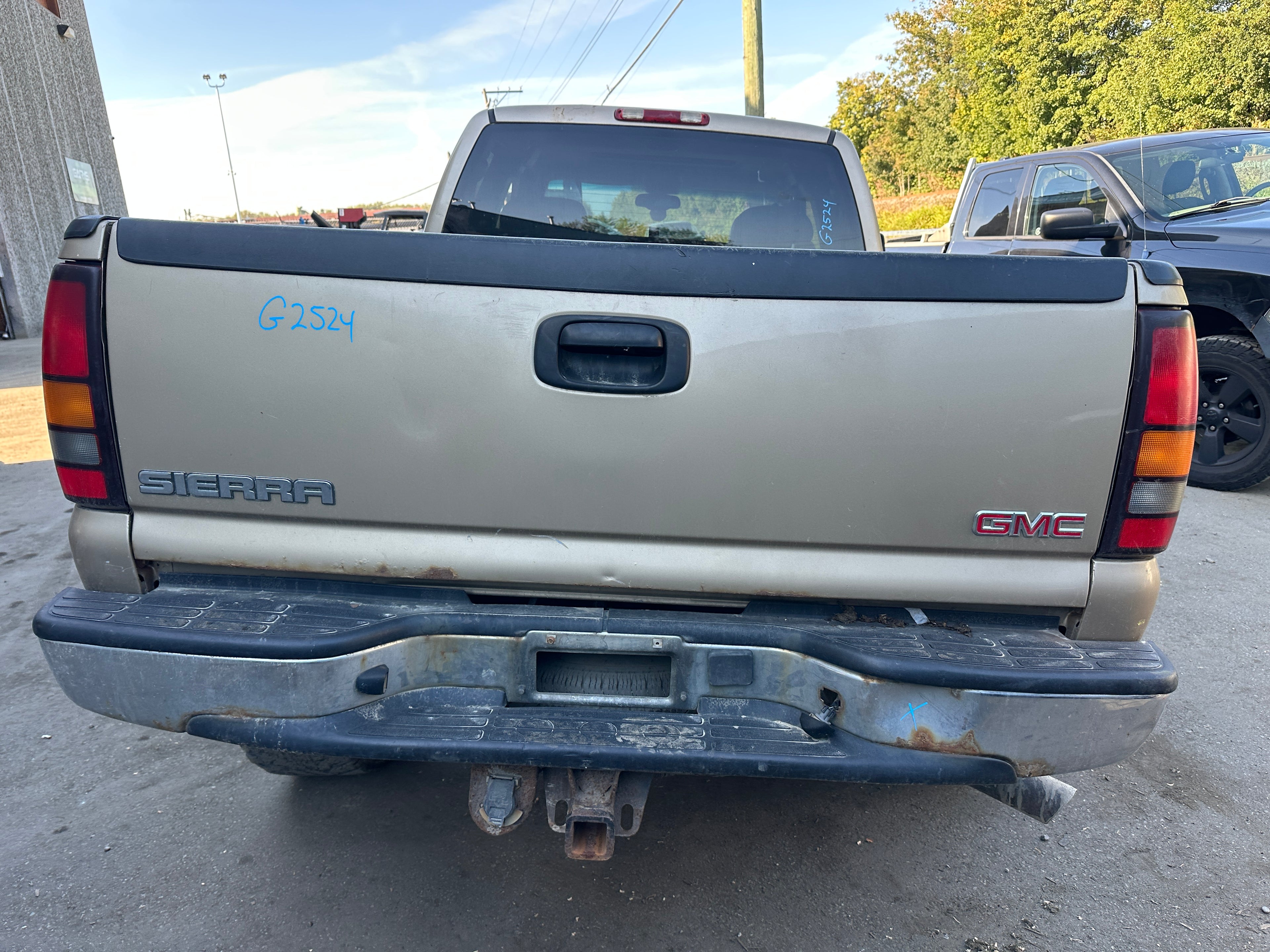 2005 GMC Sierra K2500HD 6.6 LLY Duramax – G2524