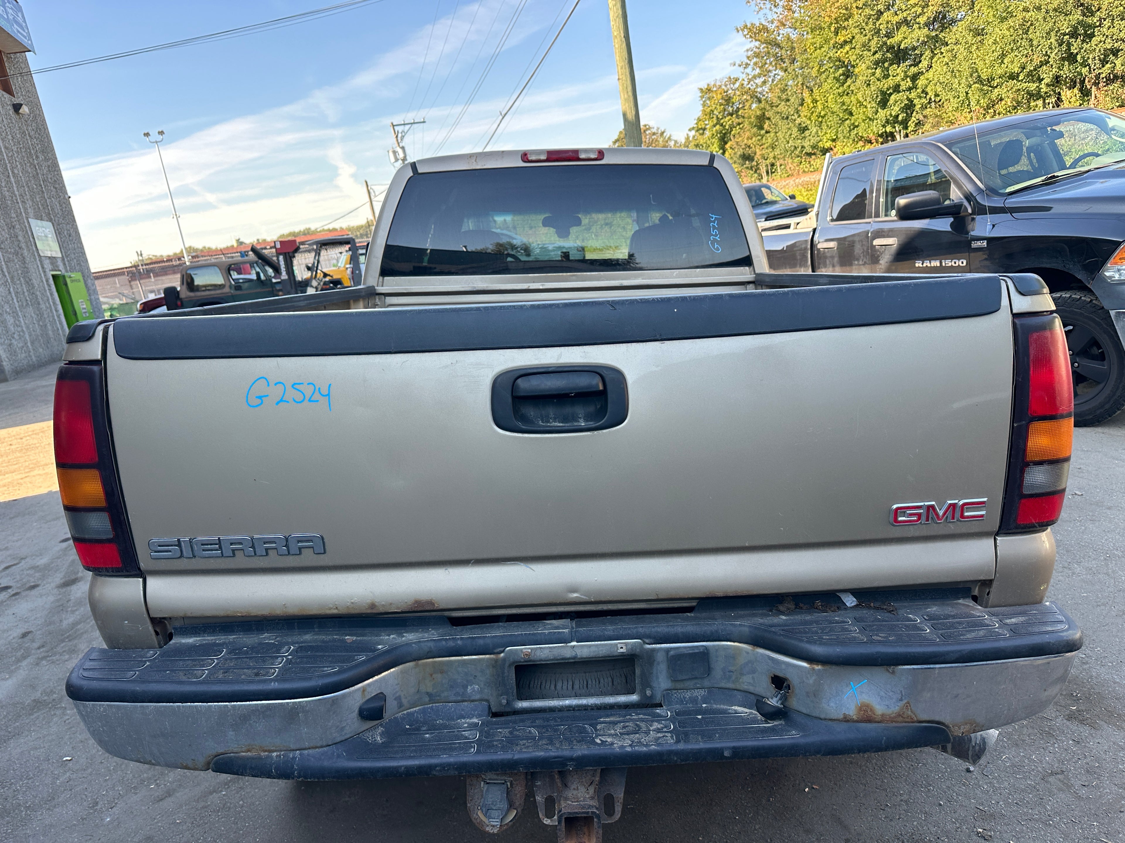 2005 GMC Sierra K2500HD 6.6 LLY Duramax – G2524